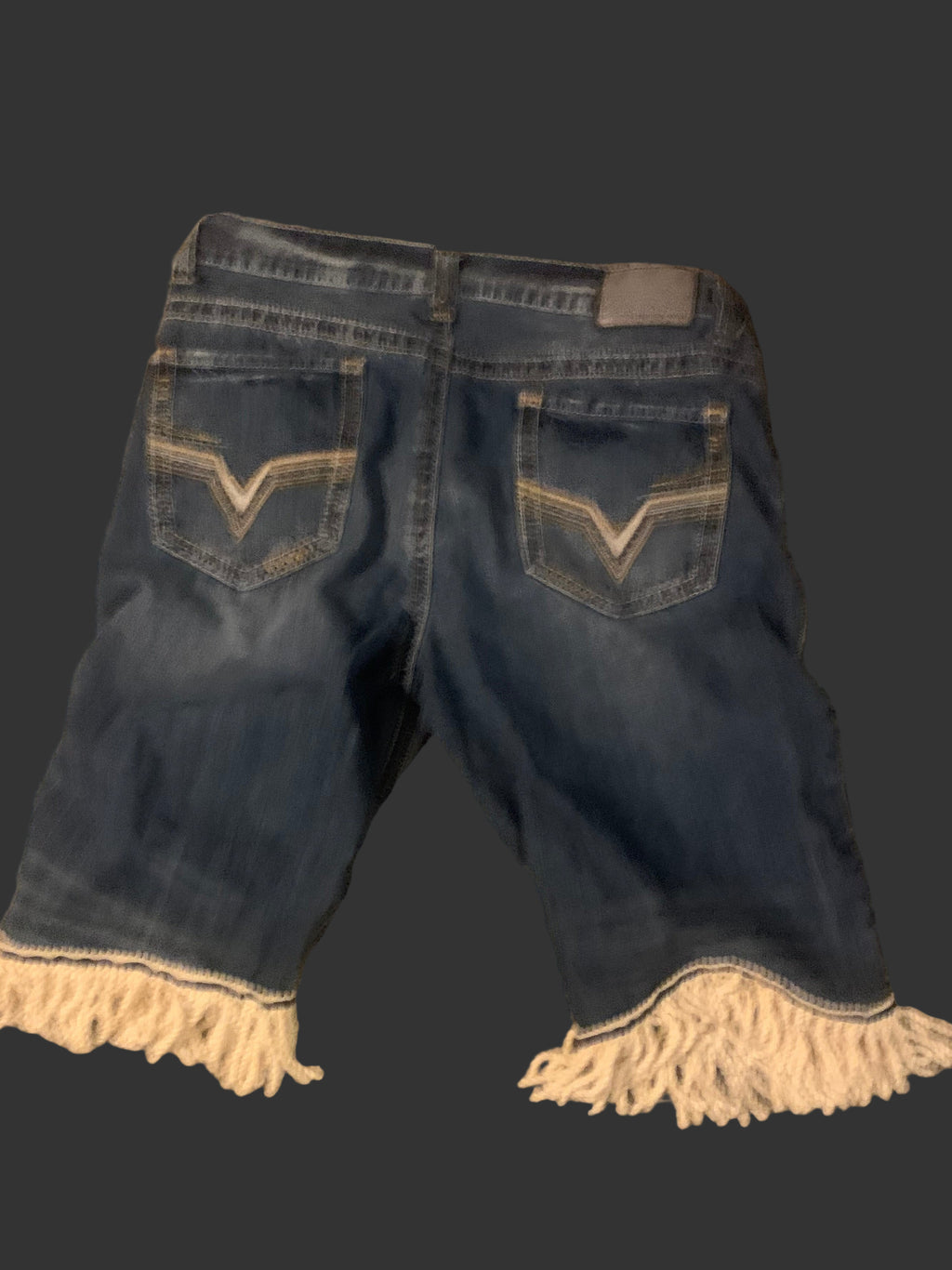 Shorts with white fringes